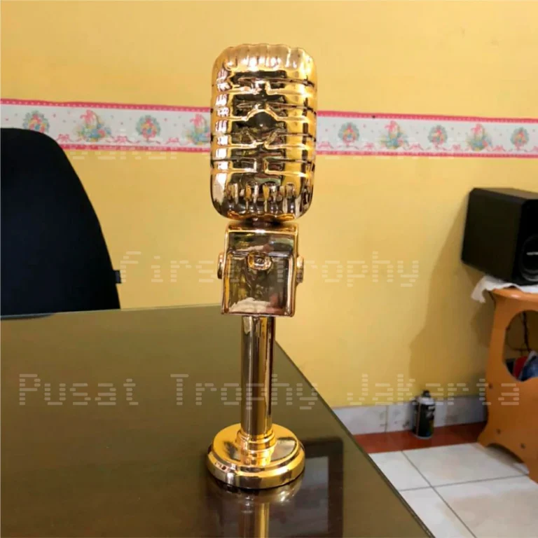 Trophy Vocal