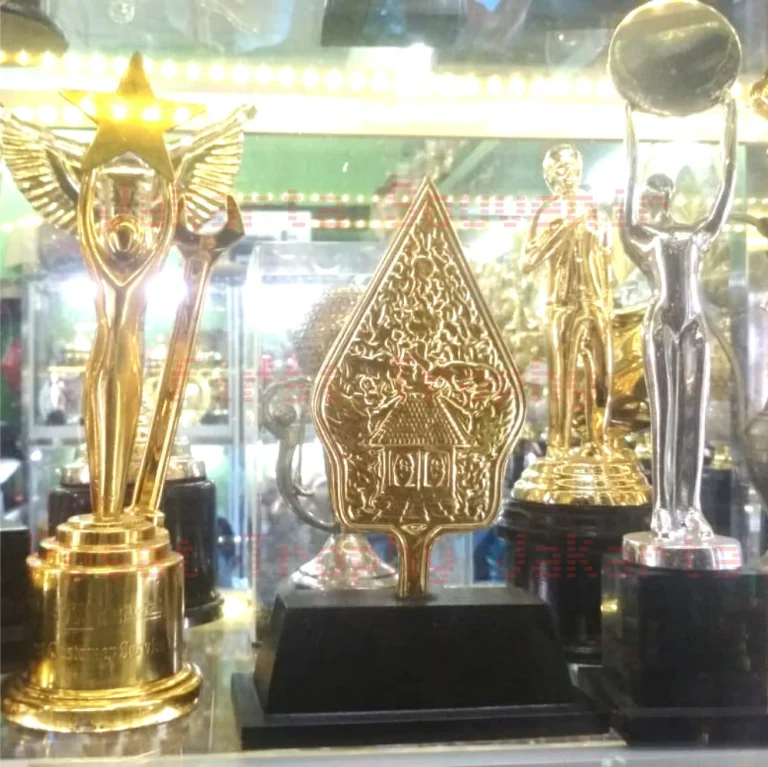 Trophy Wayang